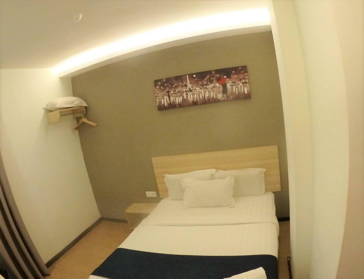 1 Orange Hotel 3*
